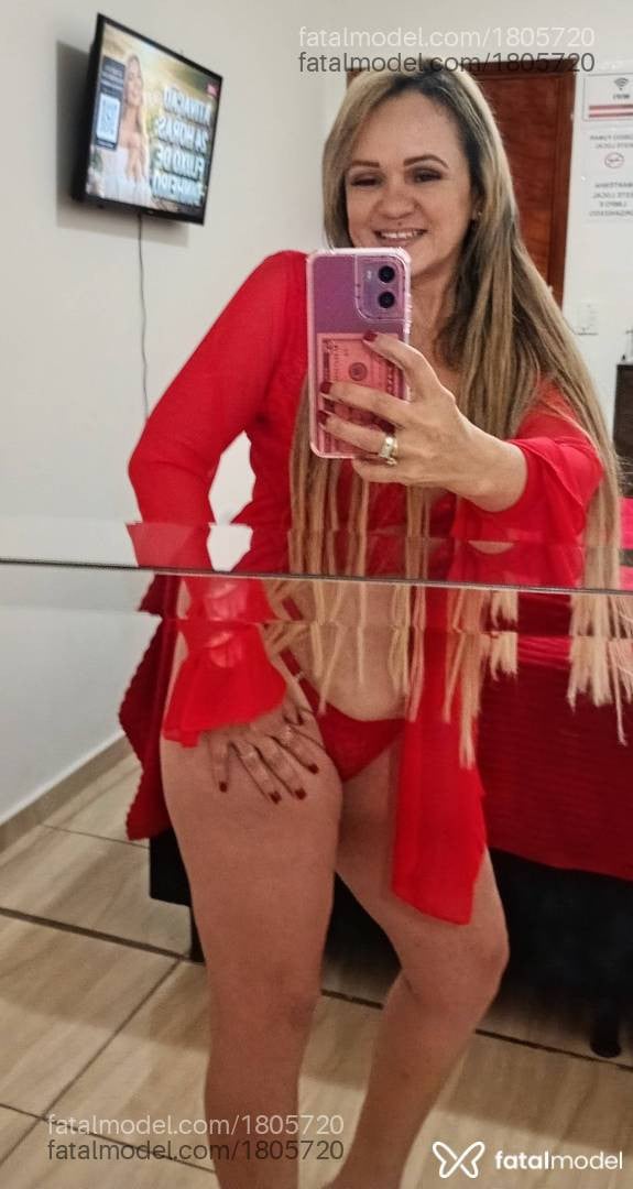 Acompanhante mulher loira (o) de olhos castanhos em Guaxupé - Agatha Moraes
