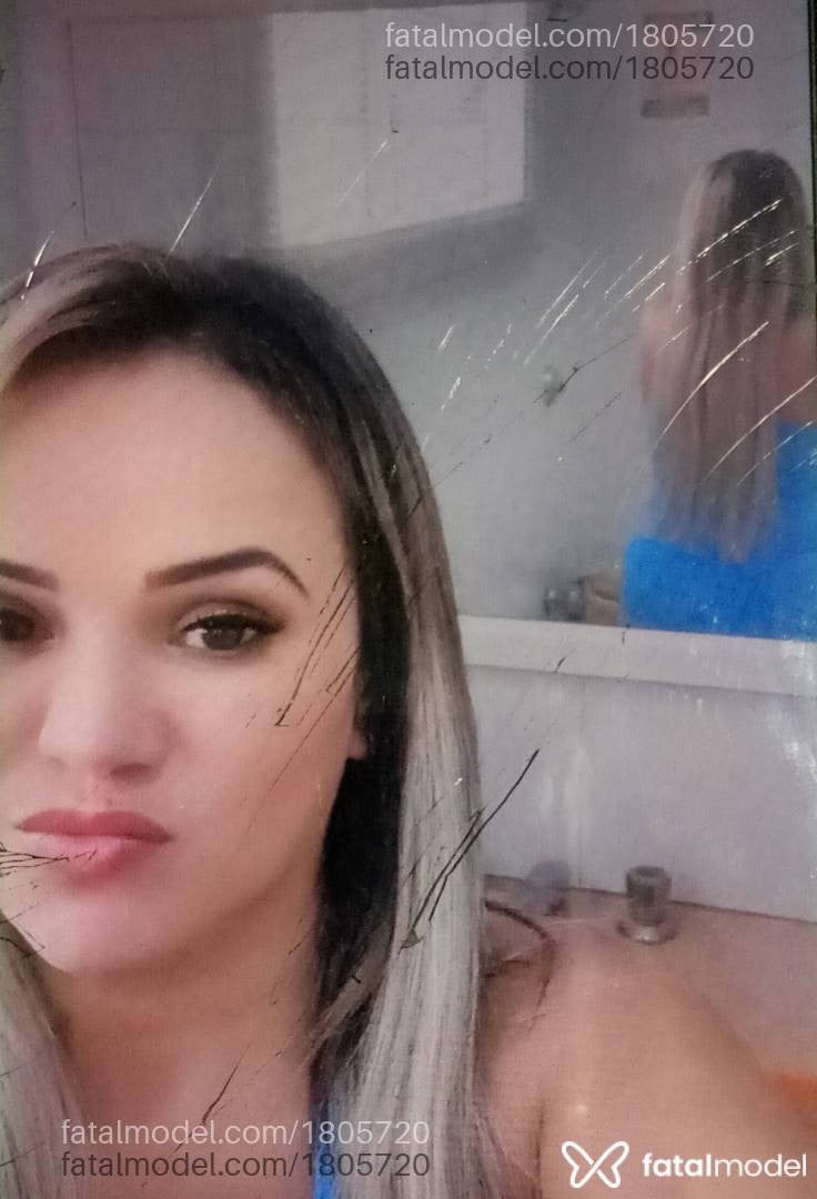 Acompanhante mulher loira (o) de olhos castanhos - Agatha Moraes