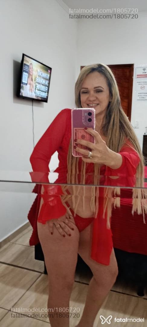 Acompanhante mulher loira (o) de olhos castanhos - Agatha Moraes