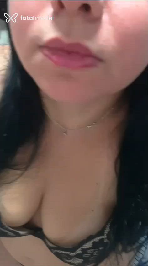 Acompanhante mulher com cabelo castanho de olhos castanhos - Rafaela Acompanhante mulher com cabelo castanho de olhos castanhos - Rafaela