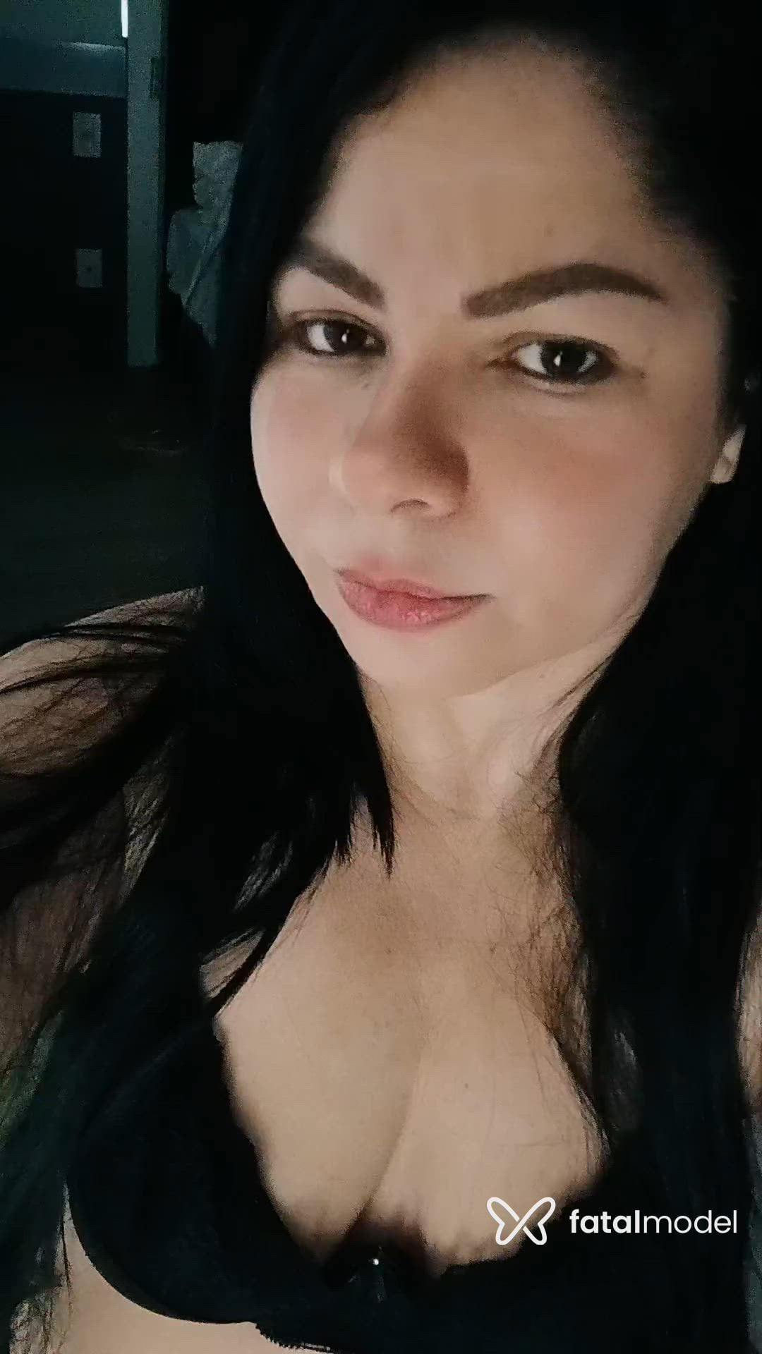 Acompanhante mulher com cabelo castanho de olhos castanhos - Rafaela Acompanhante mulher com cabelo castanho de olhos castanhos - Rafaela
