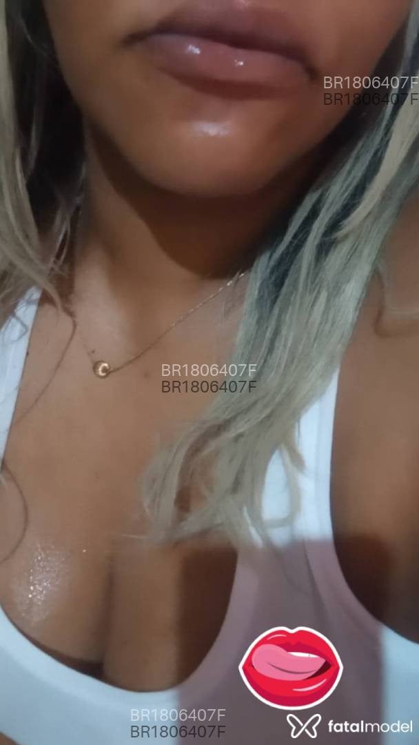 Acompanhante mulher com cabelo colorido de olhos pretos em Bento Gonçalves - Catarina