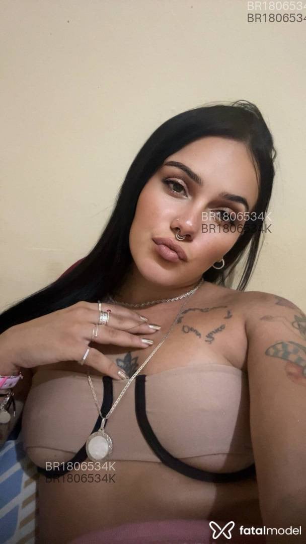 Acompanhante mulher ruiva (o) de olhos castanhos em Palmeiras de Goiás Acompanhante mulher ruiva (o) de olhos castanhos em Palmeiras de Goiás - Júlia Werlang