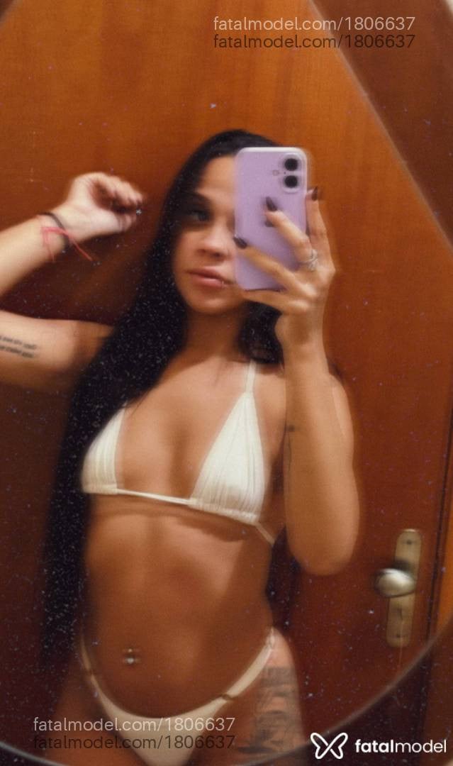 Acompanhante mulher morena (o) de olhos castanhos - Julia Gomes