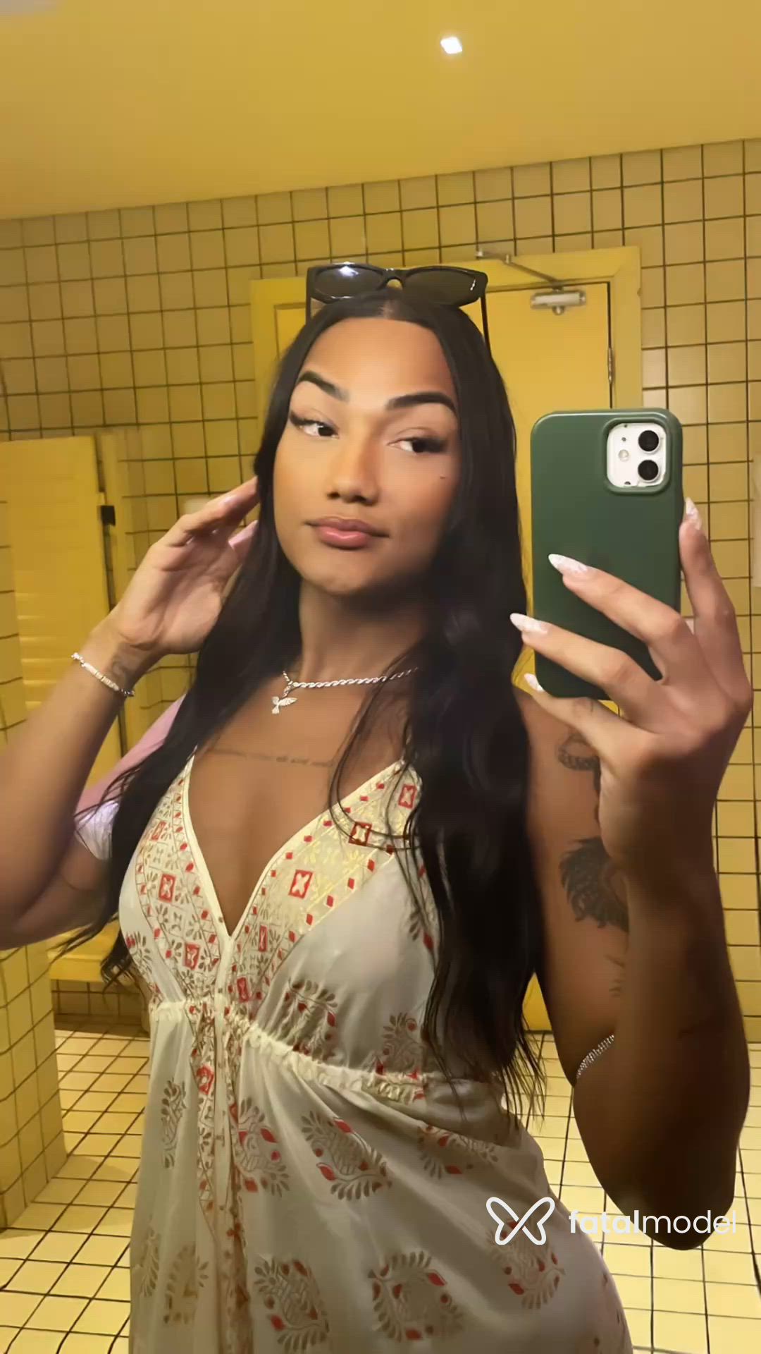 Acompanhante mulher trans morena (o) de olhos pretos - Jade Gomes