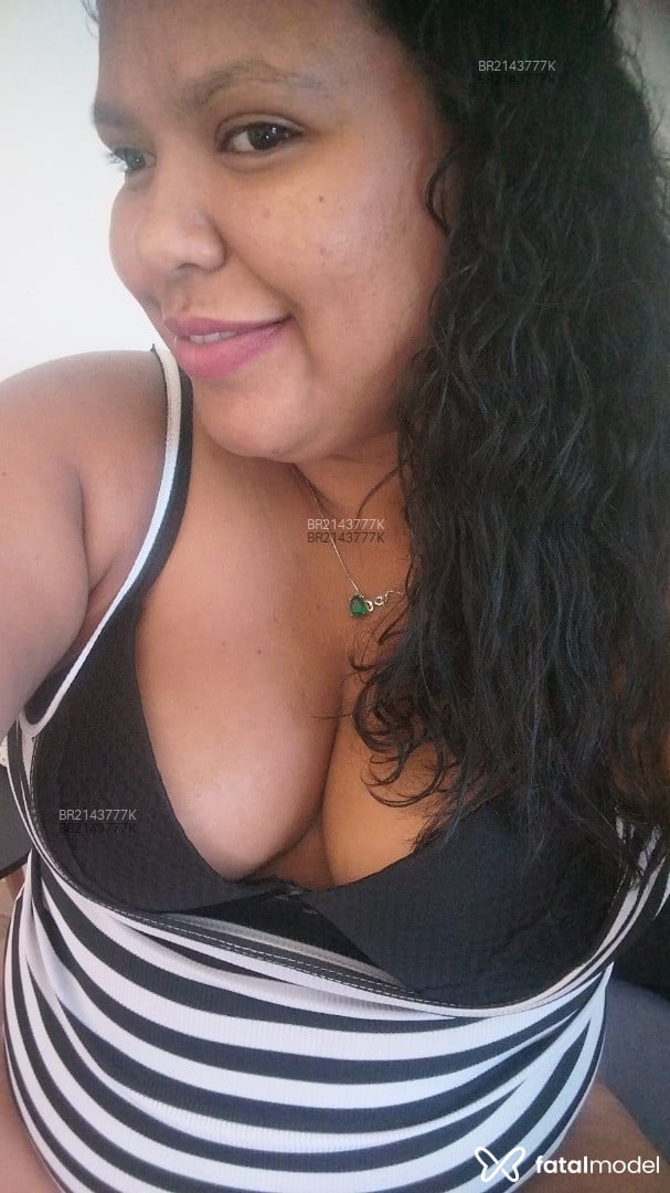 Acompanhante mulher com cabelo castanho de olhos castanhos em Cascavel - Glénda