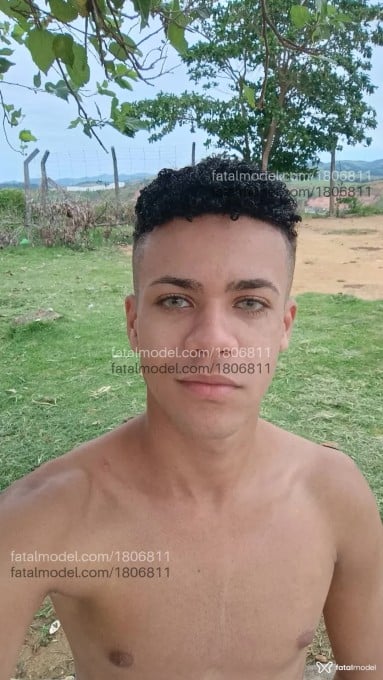 Acompanhante homem com cabelo castanho de olhos mel em Muriaé - Silva