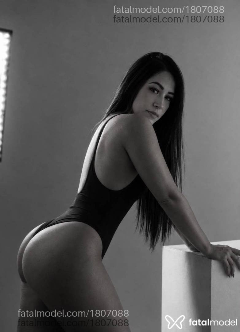Acompanhante mulher morena (o) de olhos pretos - Paloma Duarte