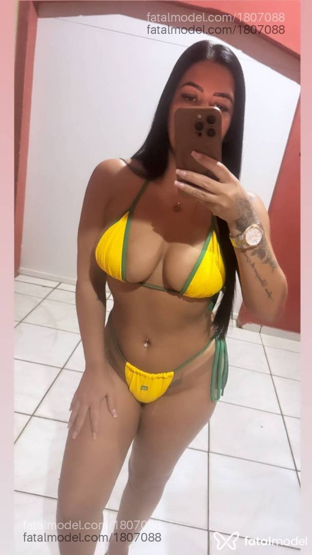 Acompanhante mulher morena (o) de olhos pretos - Paloma Duarte