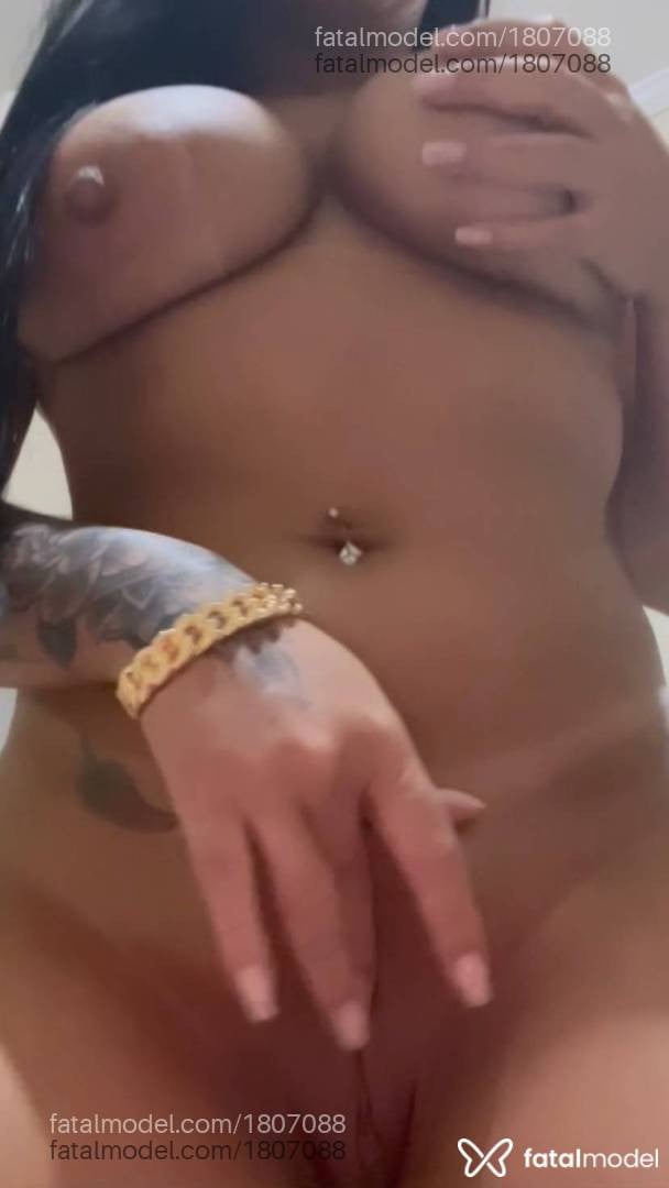 Acompanhante mulher morena (o) de olhos pretos - Paloma Duarte