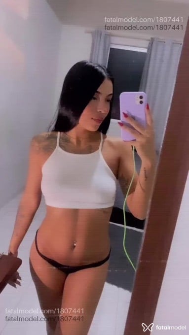 Acompanhante mulher morena (o) de olhos castanhos - Carolina Acompanhante mulher morena (o) de olhos castanhos - Carolina