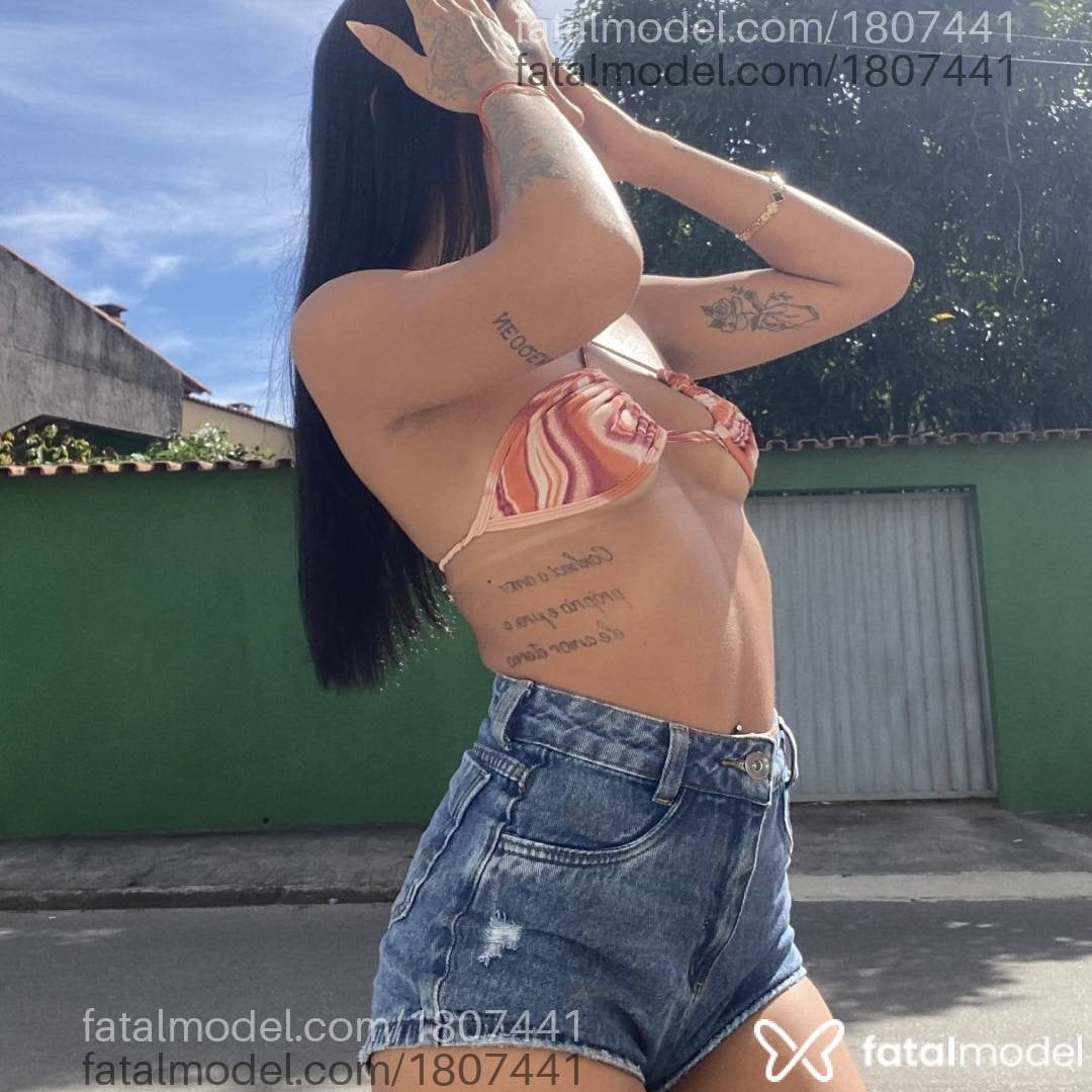 Acompanhante mulher morena (o) de olhos castanhos em Teófilo Otoni - Carolina