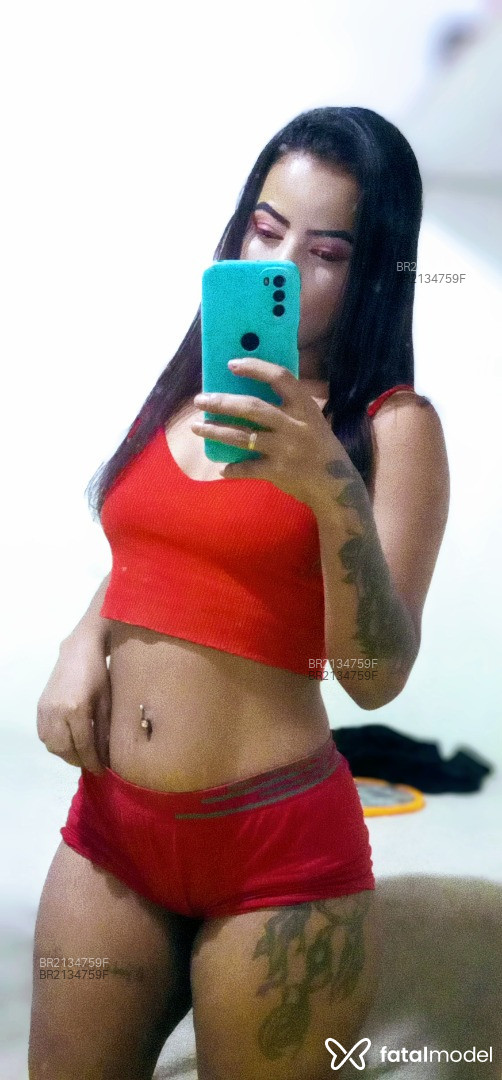 Acompanhante mulher morena (o) de olhos castanhos em Virtual Acompanhante mulher morena (o) de olhos castanhos em Virtual - Layanne