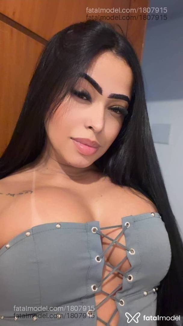 Acompanhante mulher com cabelo colorido de olhos castanhos - Bianca Soares Acompanhante mulher com cabelo colorido de olhos castanhos - Bianca Soares