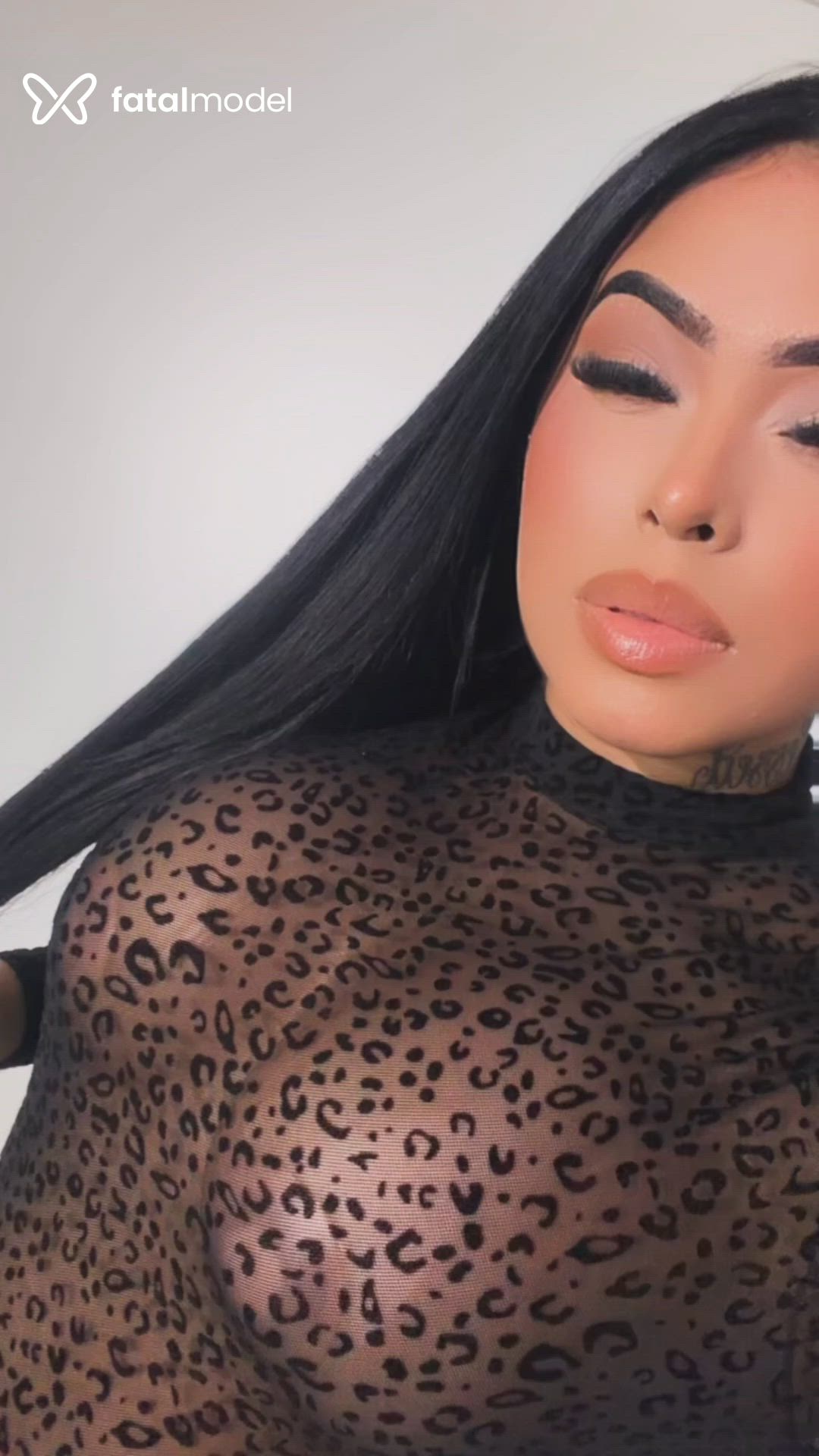 Acompanhante mulher com cabelo colorido de olhos castanhos - Bianca Soares Acompanhante mulher com cabelo colorido de olhos castanhos - Bianca Soares