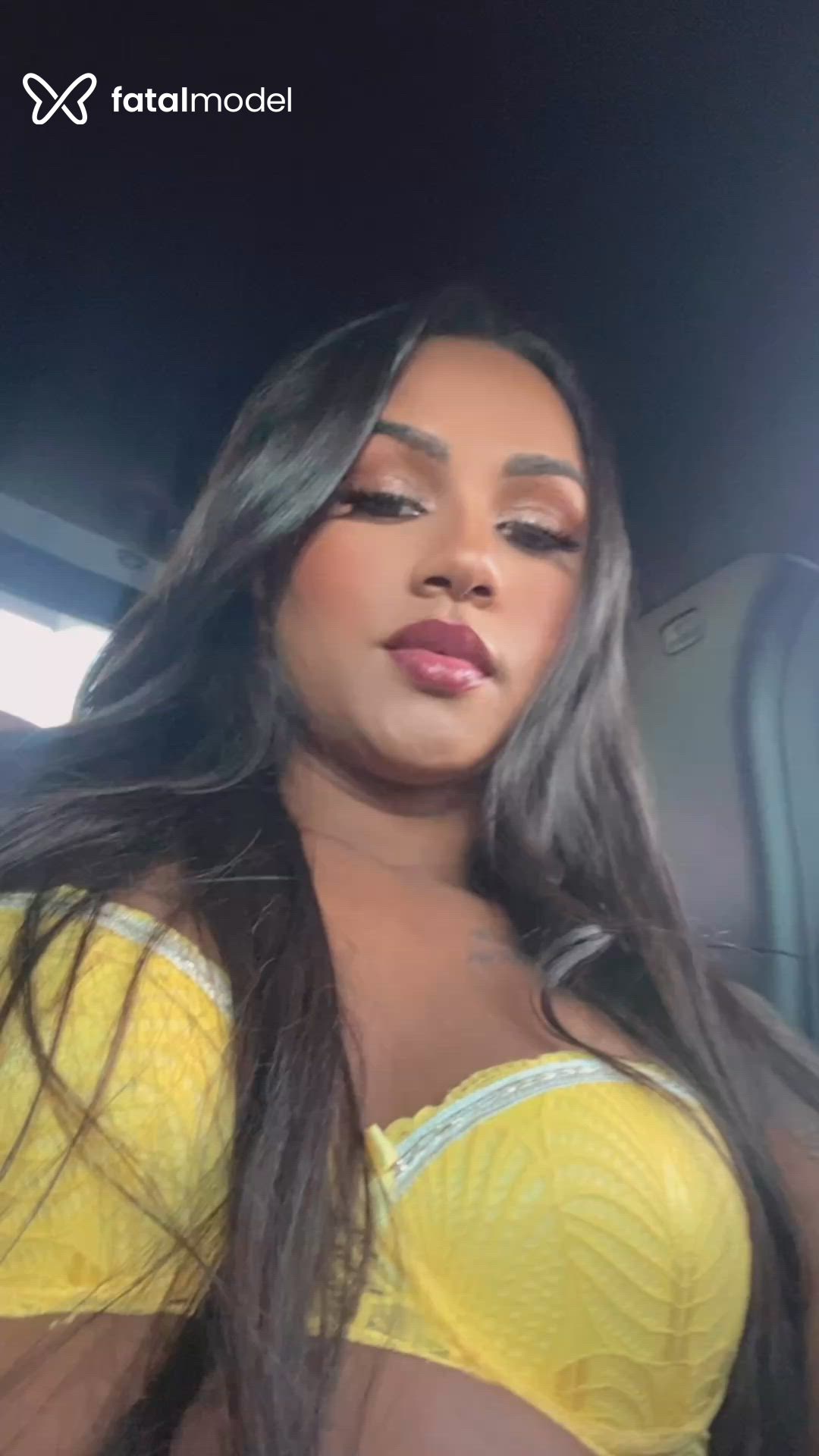 Acompanhante mulher trans com cabelo castanho de olhos castanhos em Cuiabá Acompanhante mulher trans com cabelo castanho de olhos castanhos em Cuiabá - Rayka Silva