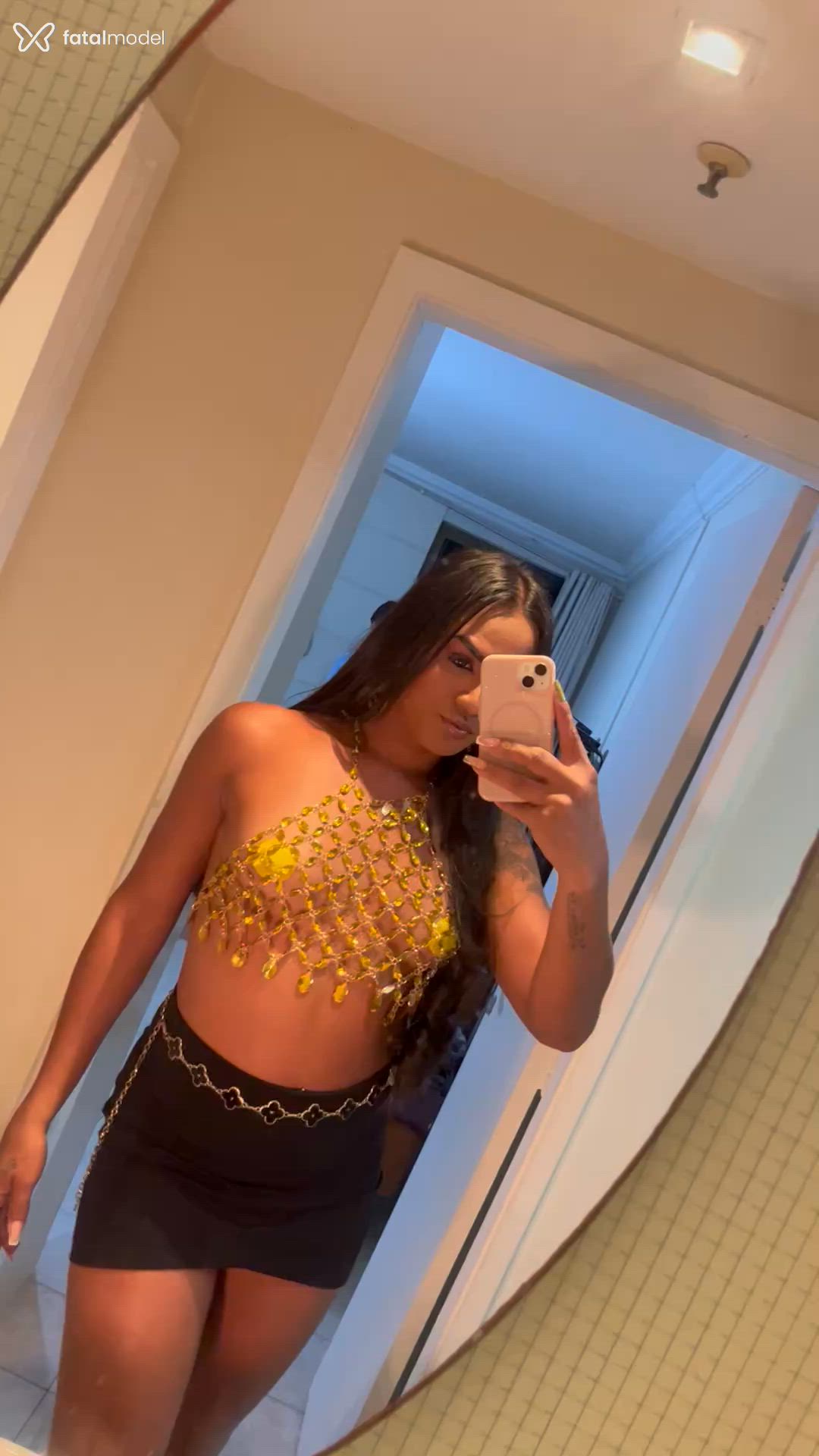 Acompanhante mulher trans com cabelo castanho de olhos castanhos em Cuiabá Acompanhante mulher trans com cabelo castanho de olhos castanhos em Cuiabá - Rayka Silva