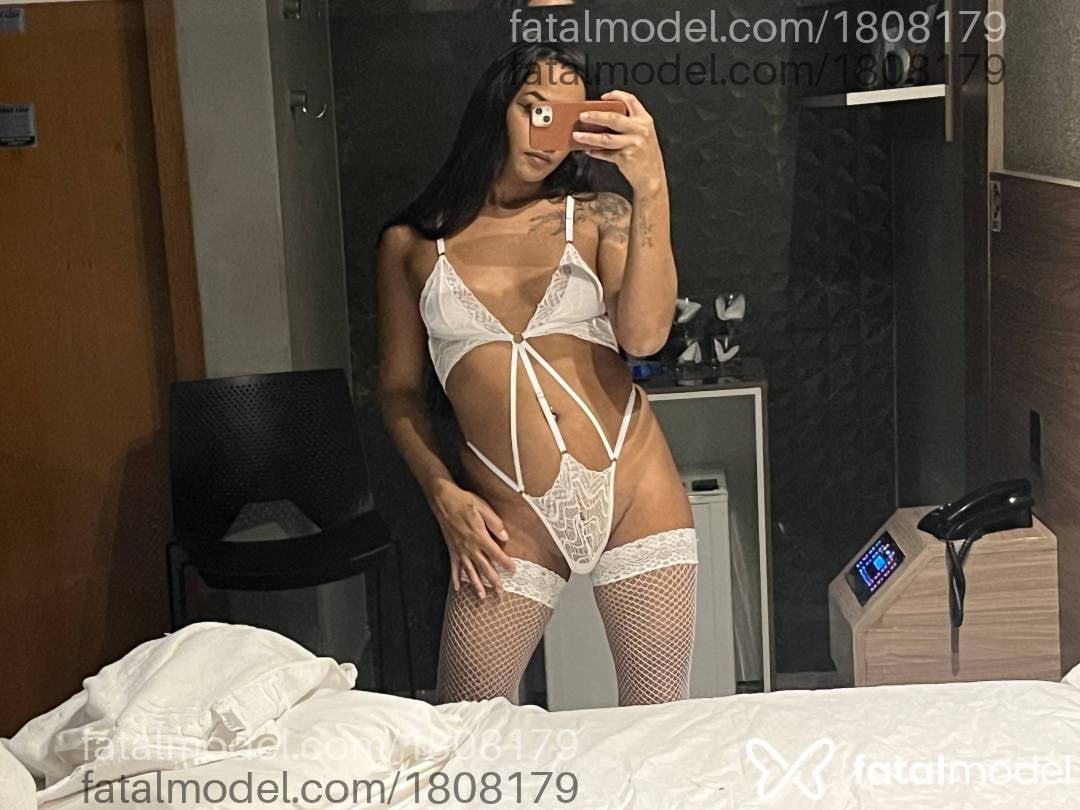 Acompanhante mulher trans morena (o) de olhos castanhos - Rayka Silva