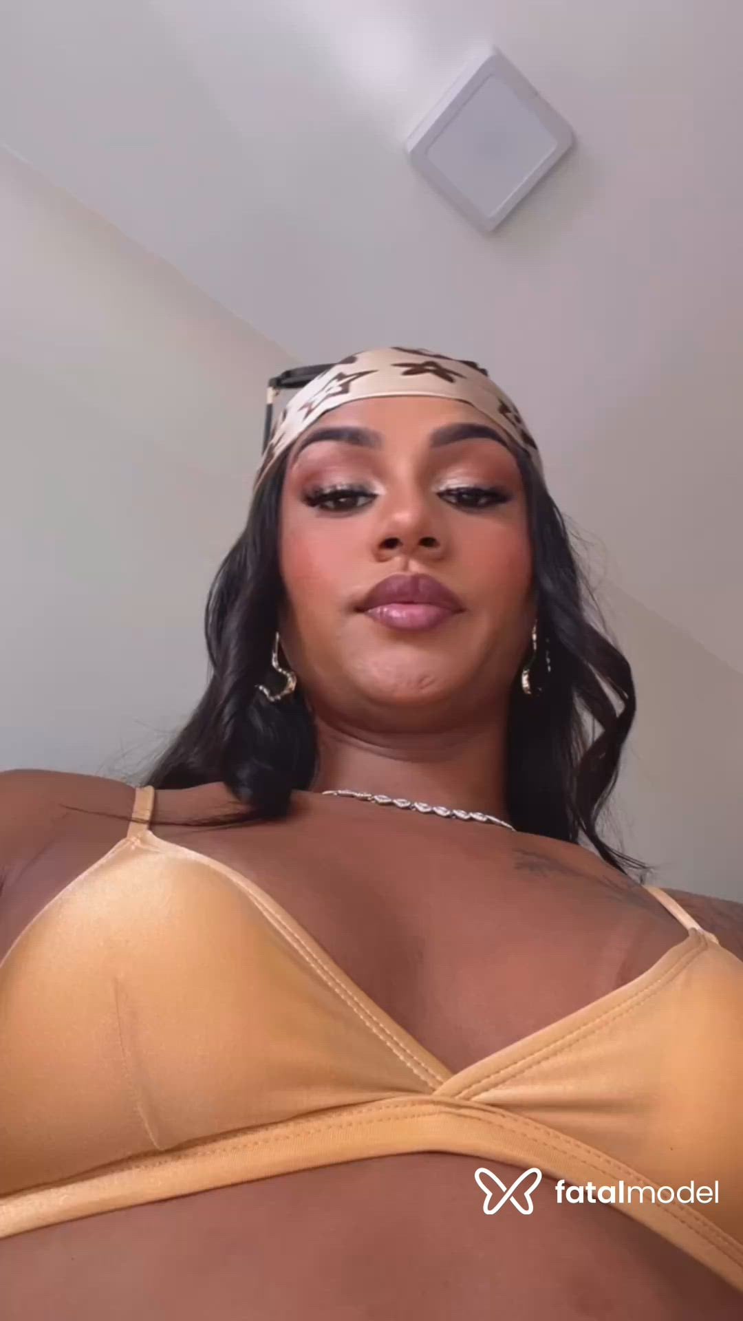 Acompanhante mulher trans morena (o) de olhos castanhos - Rayka Silva