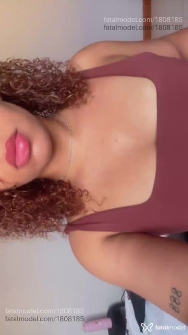 Acompanhante mulher com cabelo castanho de olhos castanhos em Bauru Acompanhante mulher com cabelo castanho de olhos castanhos em Bauru - Sol Bastos