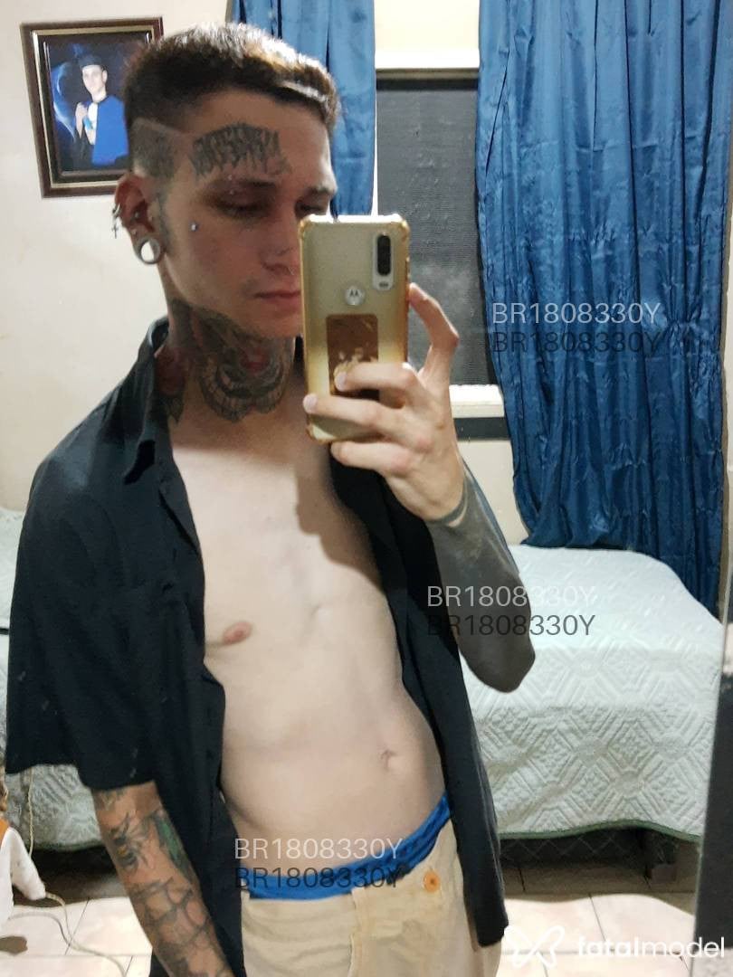 Acompanhante homem com cabelo castanho de olhos castanhos em Guaratinguetá Acompanhante homem com cabelo castanho de olhos castanhos em Guaratinguetá - Biel Gibizinho