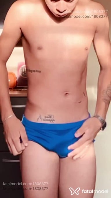 Acompanhante homem morena (o) de olhos castanhos em Goiânia - Wallacy