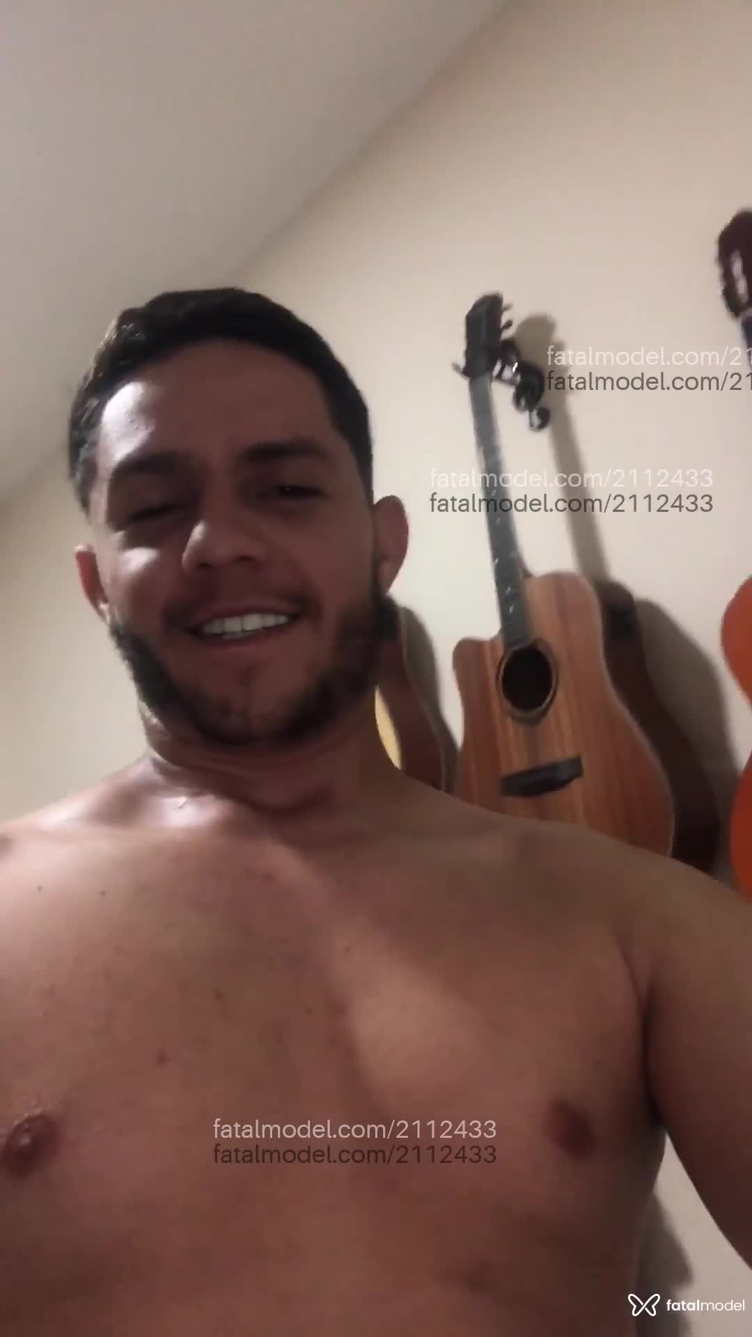 Acompanhante homem com cabelo castanho de olhos mel em Varginha - Joel Santana