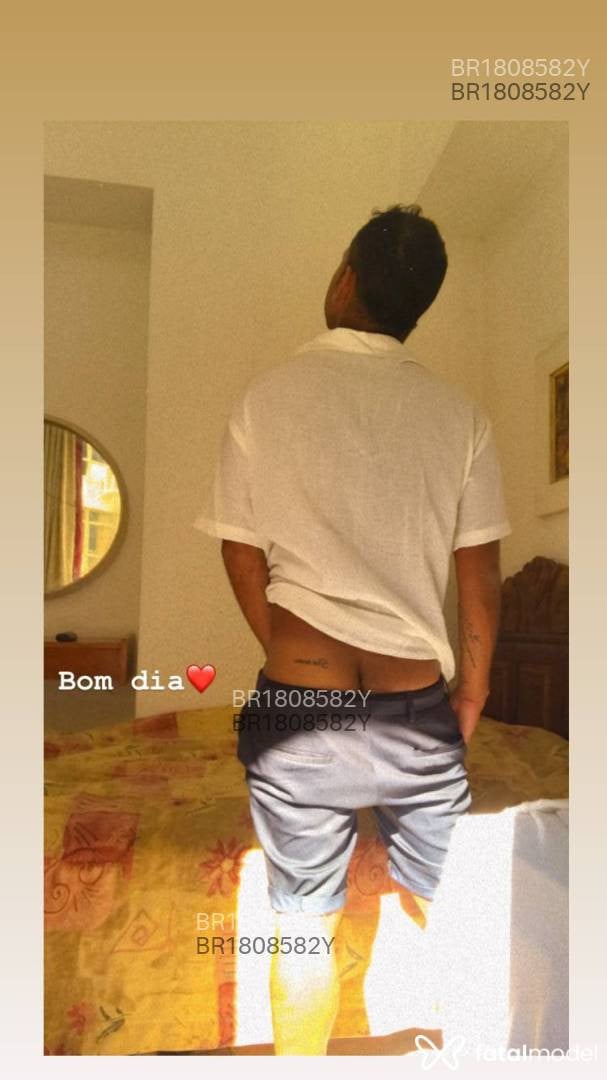 Acompanhante homem com cabelo castanho de olhos verdes - Karioksafado Acompanhante homem com cabelo castanho de olhos verdes - Karioksafado