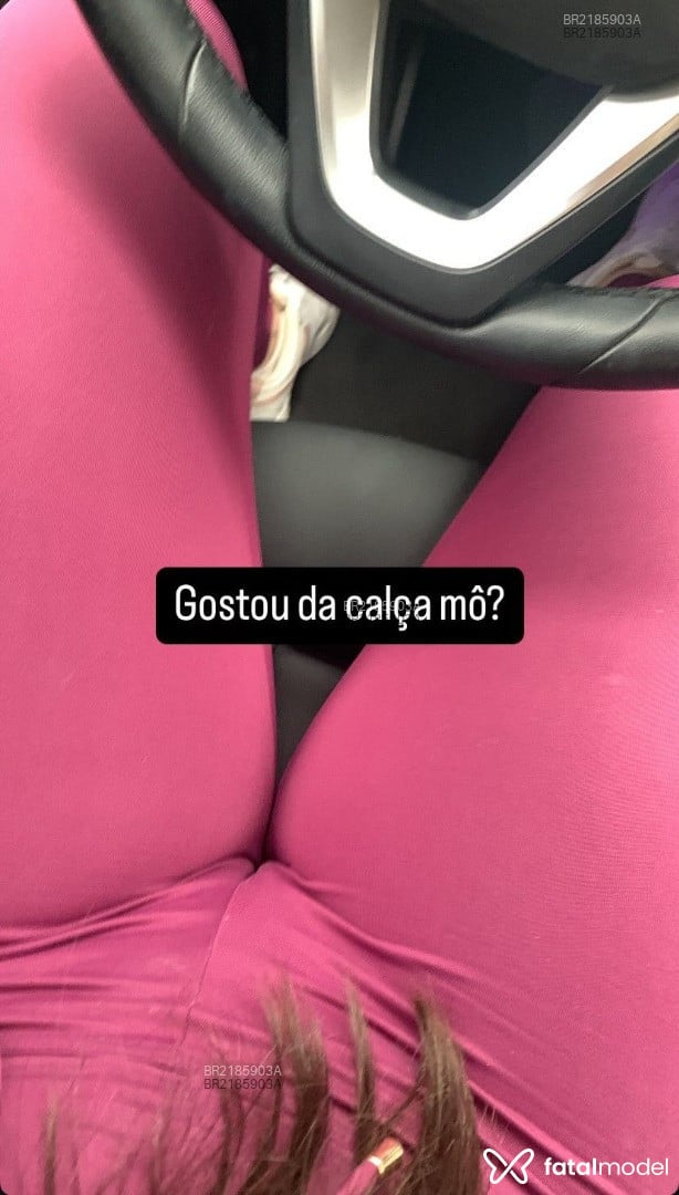 Acompanhante mulher com cabelo castanho de olhos pretos em Santarém Acompanhante mulher com cabelo castanho de olhos pretos em Santarém - Heloisa