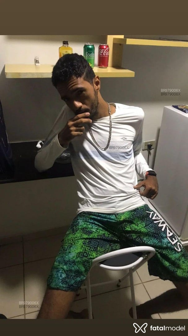 Acompanhante homem morena (o) de olhos castanhos em Virtual Acompanhante homem morena (o) de olhos castanhos em Virtual - Dan Dan