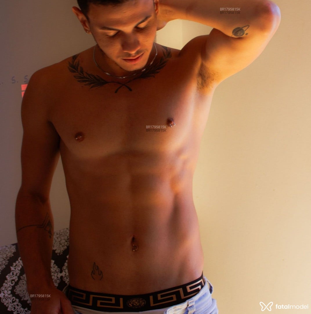 Acompanhante homem morena (o) de olhos pretos - Deivid Fortunato Acompanhante homem morena (o) de olhos pretos - Deivid Fortunato