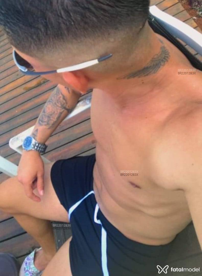 Acompanhante homem com cabelo castanho de olhos castanhos em Brasília - Lucas Montenegro
