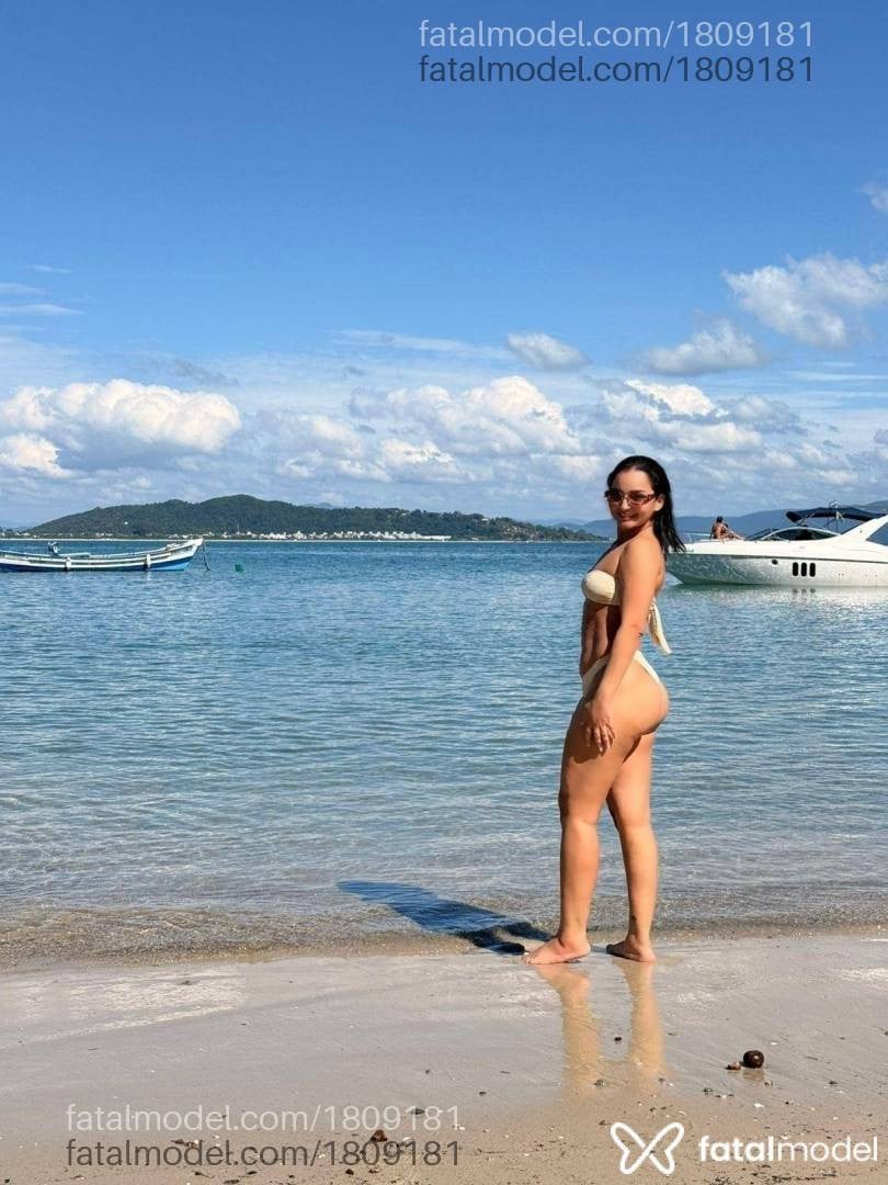 Acompanhante mulher com cabelo castanho de olhos castanhos em Pato Branco - Jade Vieira