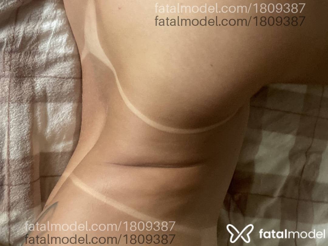 Acompanhante mulher com cabelo castanho de olhos mel - ísis Dourado
