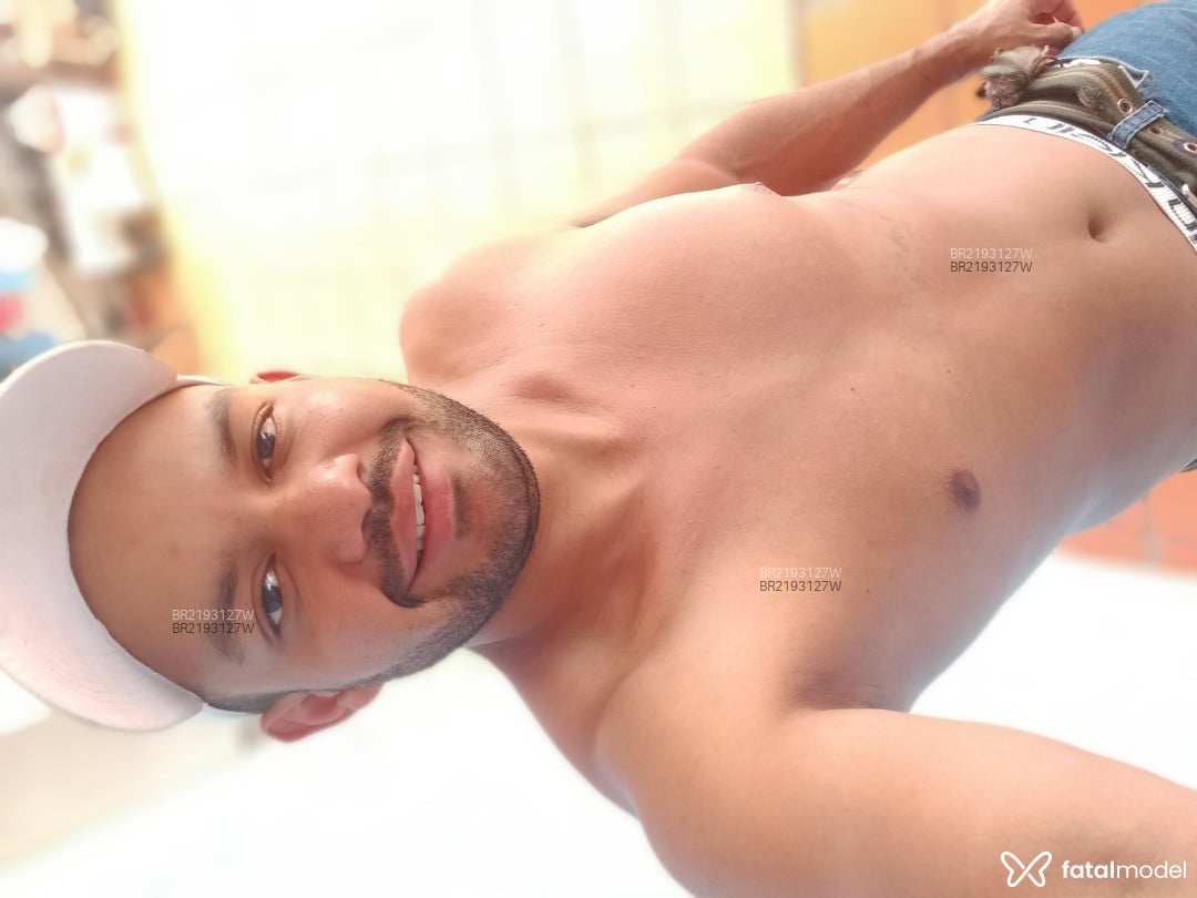 Acompanhante homem morena (o) de olhos pretos em Cascavel - Denilson Ferreira
