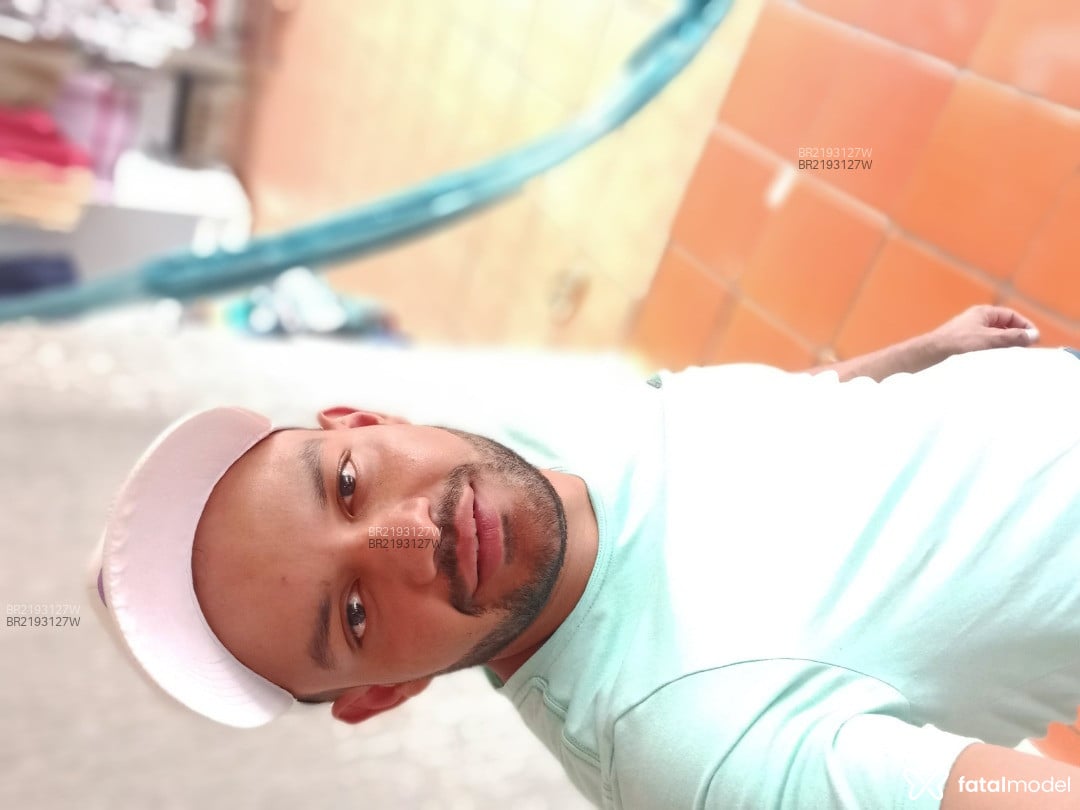 Acompanhante homem morena (o) de olhos pretos em Cascavel - Denilson Ferreira