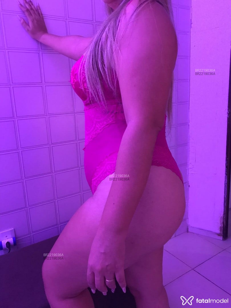 Acompanhante mulher loira (o) de olhos castanhos em João Pessoa - Jamyle Silha