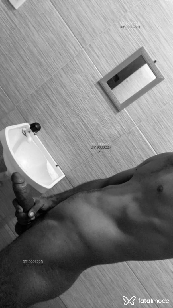 Acompanhante homem morena (o) de olhos castanhos - Richard