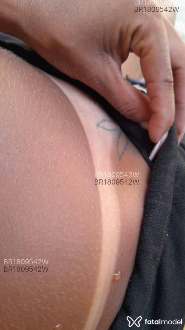 Acompanhante mulher com cabelo castanho de olhos mel em Rio de Janeiro - Alice lovatto
