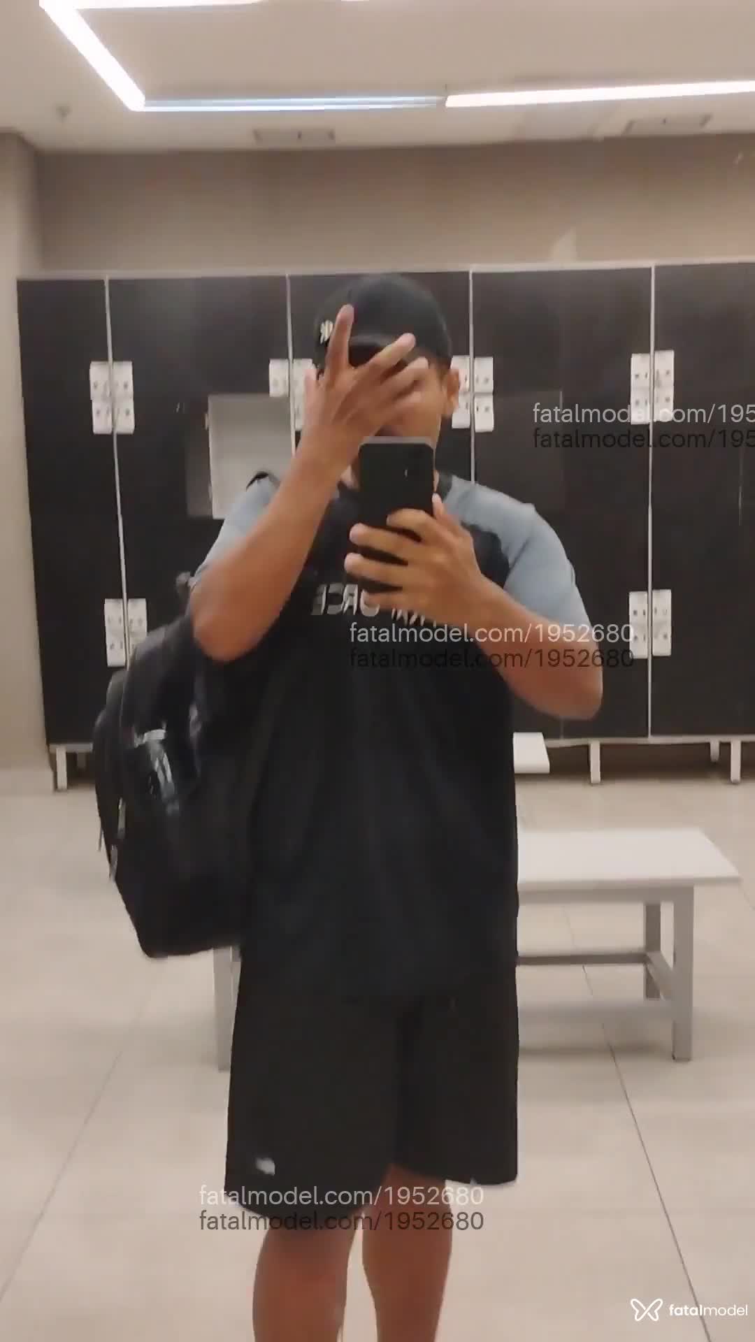 Acompanhante homem morena (o) de olhos castanhos em Duque de Caxias - Leonardo Silva