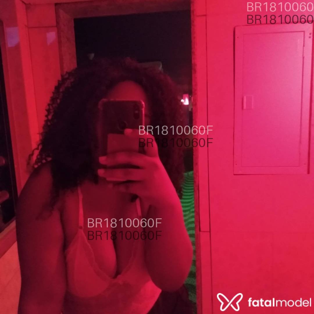 Acompanhante mulher com cabelo castanho de olhos castanhos em Virtual - Lility