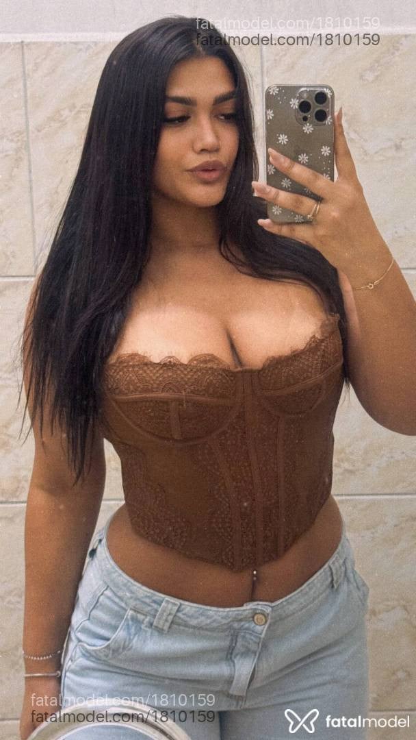 Acompanhante mulher morena (o) de olhos pretos em Chapecó - Emily Ferreira