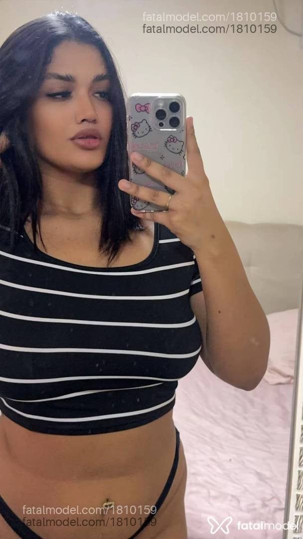 Acompanhante mulher morena (o) de olhos pretos - Emily Ferreira