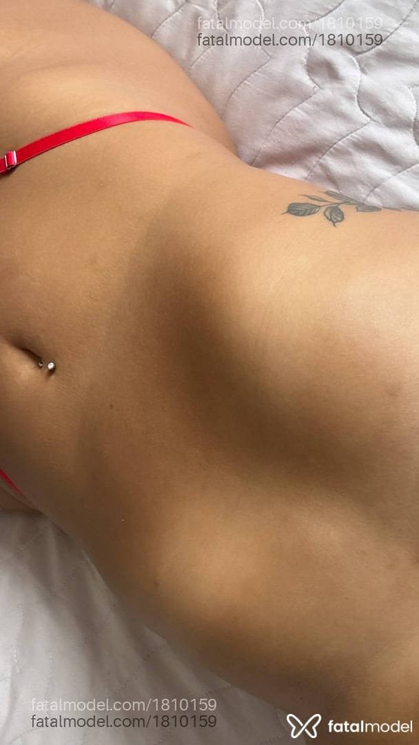 Acompanhante mulher morena (o) de olhos pretos - Emily Ferreira