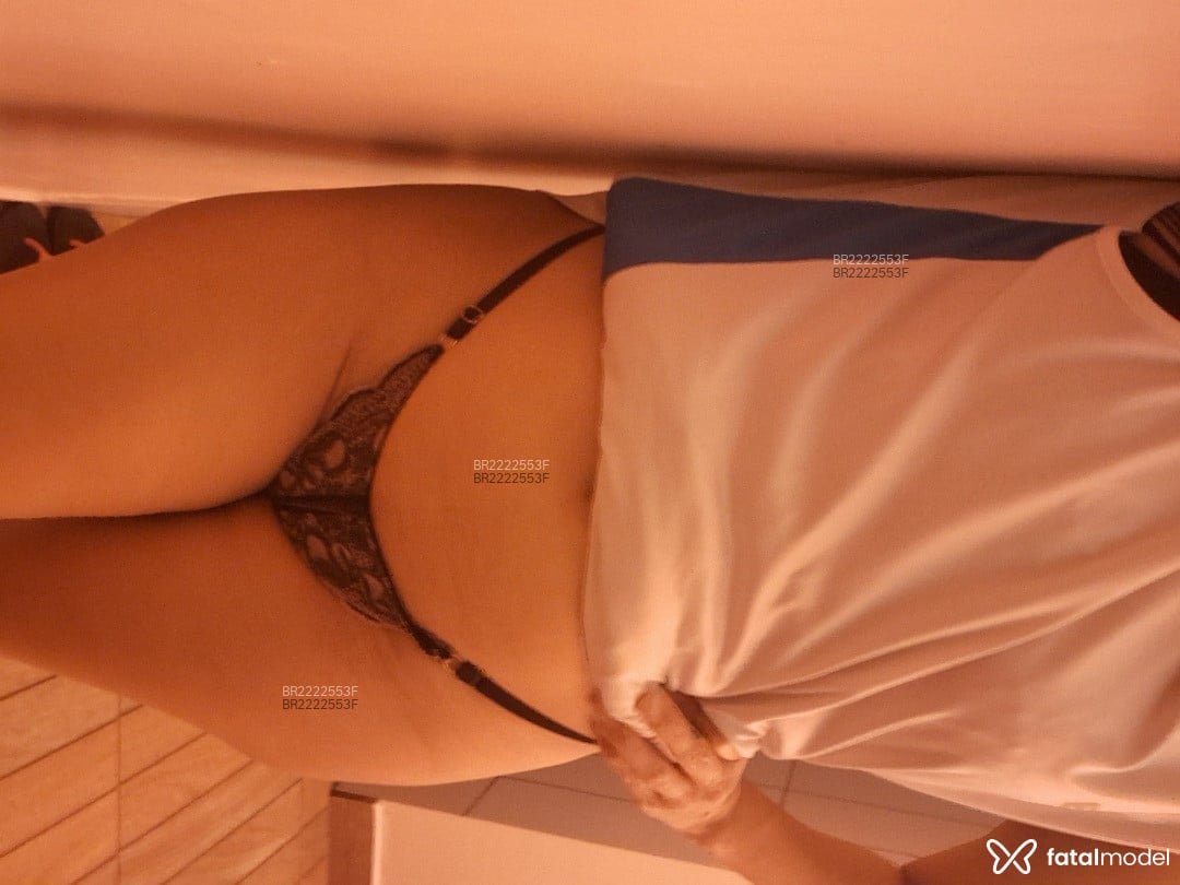 Acompanhante mulher com cabelo castanho de olhos castanhos em Virtual - Mari