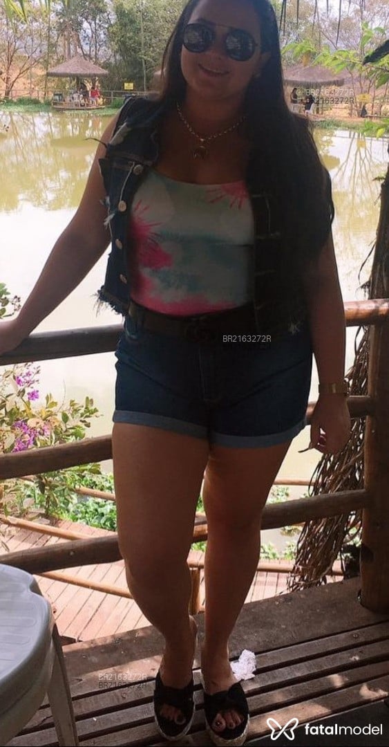 Acompanhante mulher com cabelo castanho de olhos castanhos em Monte Carmelo Acompanhante mulher com cabelo castanho de olhos castanhos em Monte Carmelo - Antonella