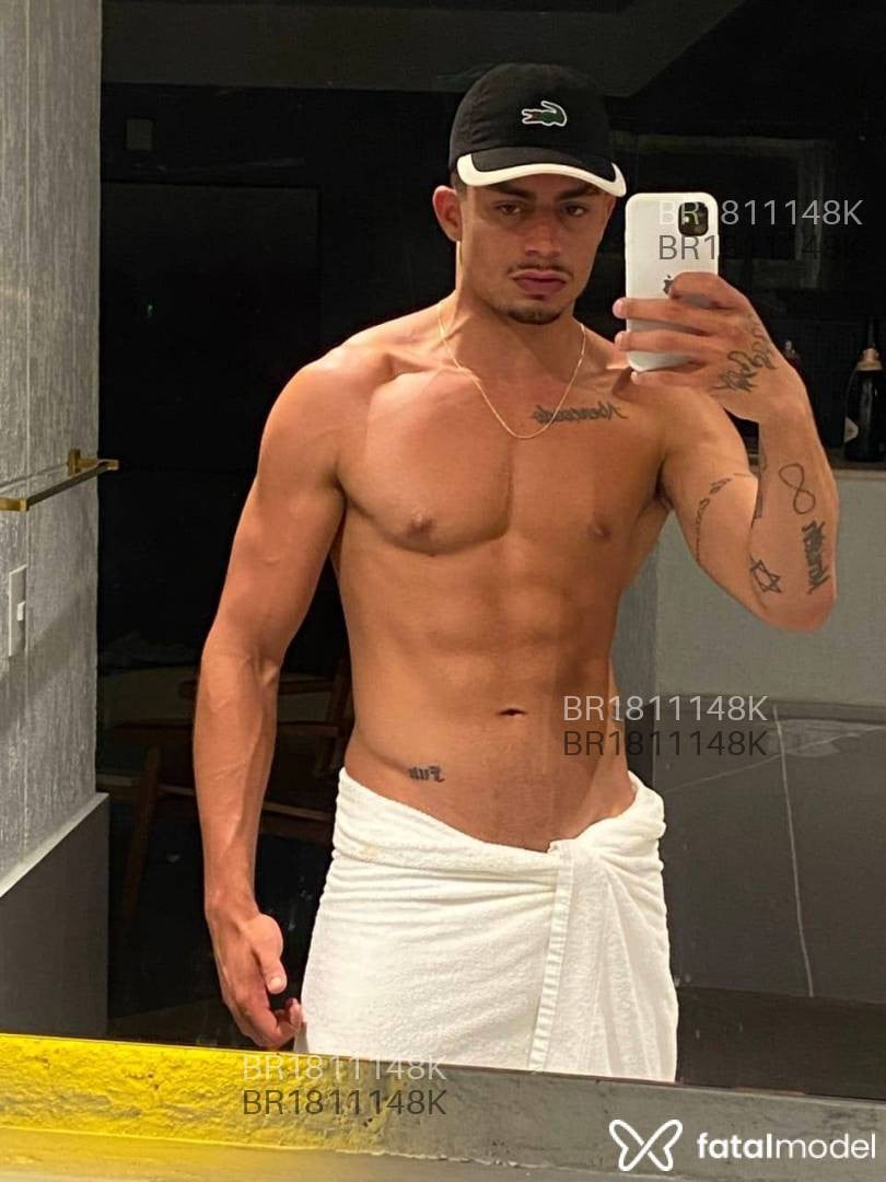 Acompanhante homem morena (o) de olhos castanhos em Curitiba - Davi Oliveira