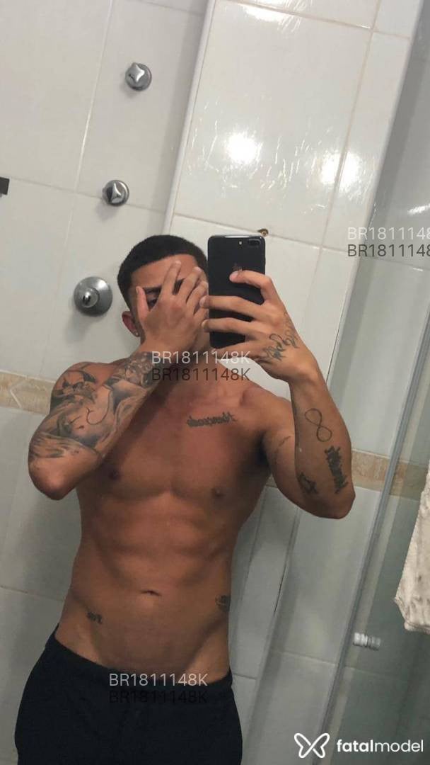 Acompanhante homem morena (o) de olhos castanhos em Curitiba - Davi Oliveira