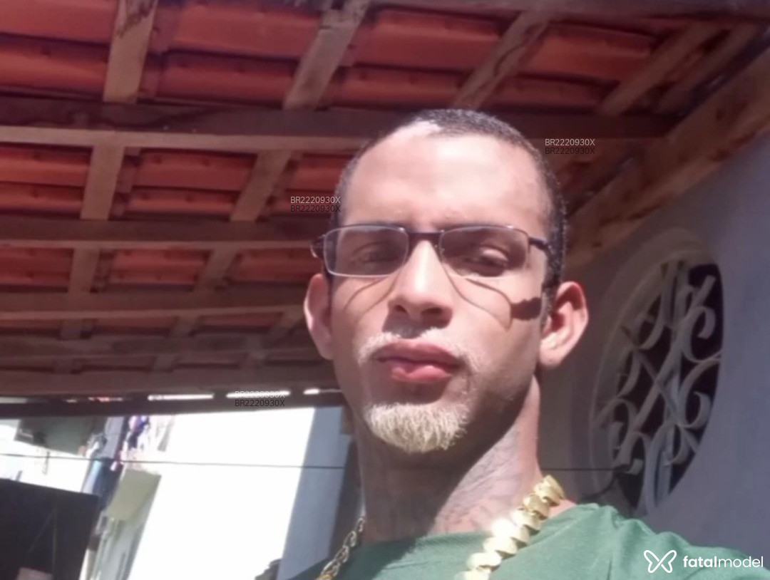 Acompanhante homem morena (o) de olhos castanhos - Enrique