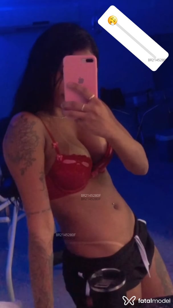 Acompanhante mulher morena (o) de olhos azuis em Canarana - Katryna